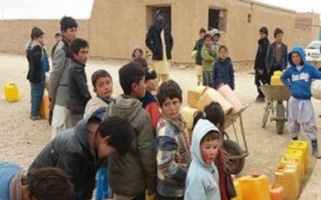 کمبود آب آشاميدنی صحى زندگی باشندگان شهرک مهاجرين دايکندی را تهديد می کند 